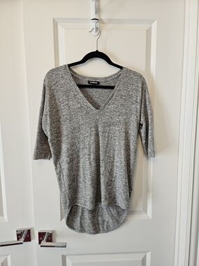 Express Gray V-Neck Short Sleeve Top XS